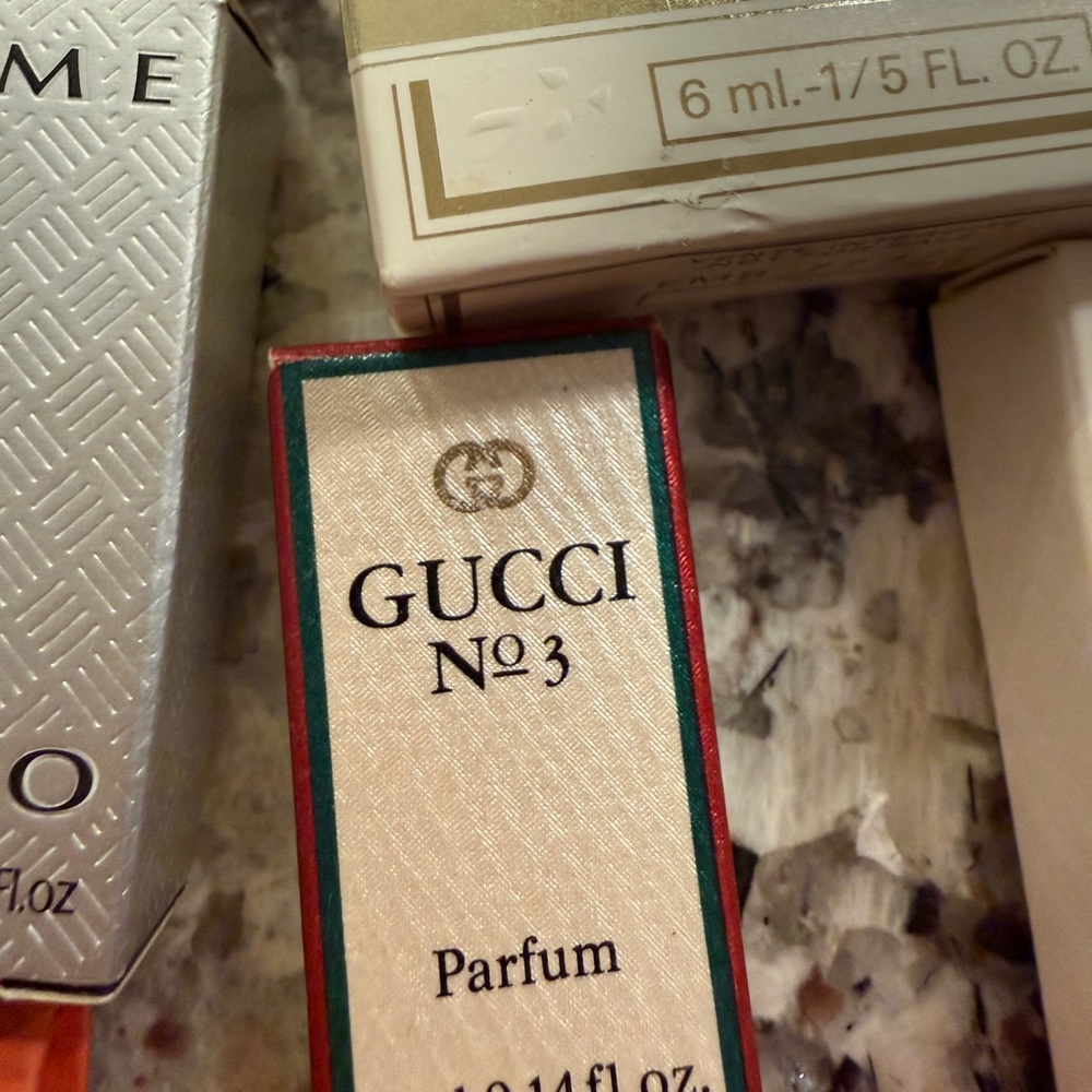 Vintage collection of Assorted Perfume Miniatures Collection samples - Picture 7 of 9
